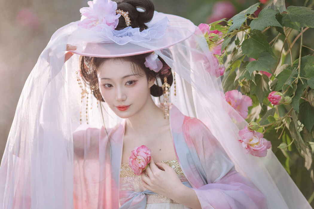 YiTuYu艺图语 Vol.8616 Qian Yue (22P)