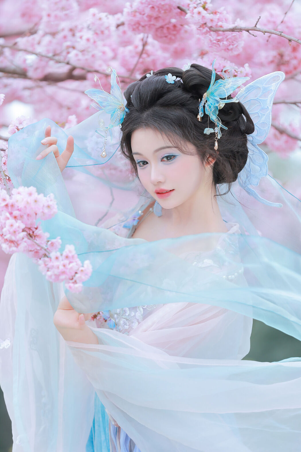 YiTuYu艺图语 Vol.8594 Shi Yuan ZZ (24P)