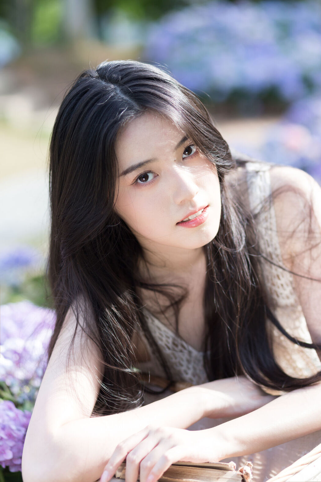 YiTuYu艺图语 Vol.8624 Jing Jing Jing (23P)