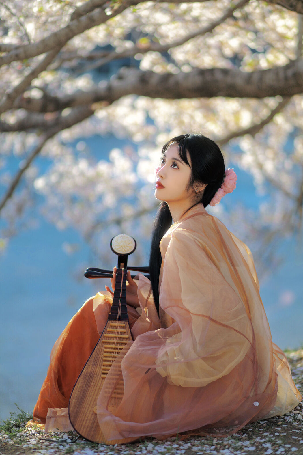 YiTuYu艺图语 Vol.8617 Jian Ying Tao Nai (32P)