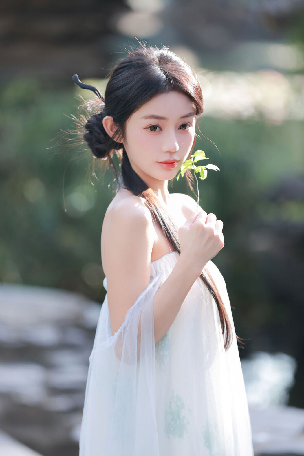 YiTuYu艺图语 Vol.8593 Yi Tong (38P)