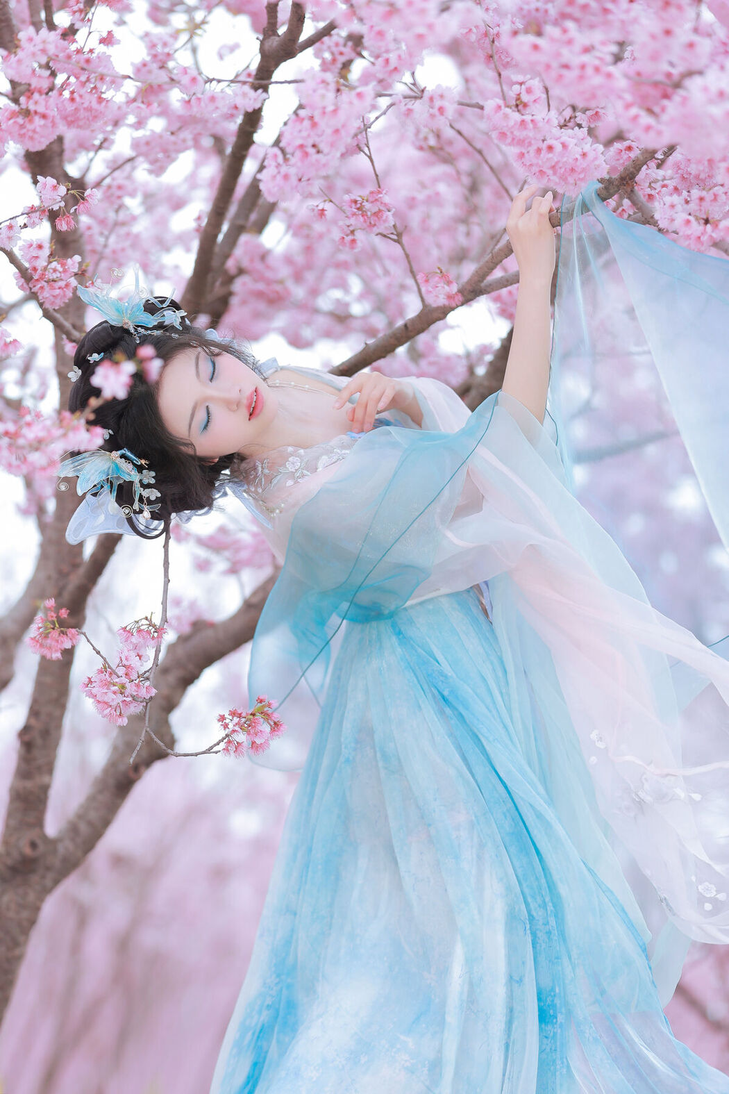 YiTuYu艺图语 Vol.8594 Shi Yuan ZZ (24P)