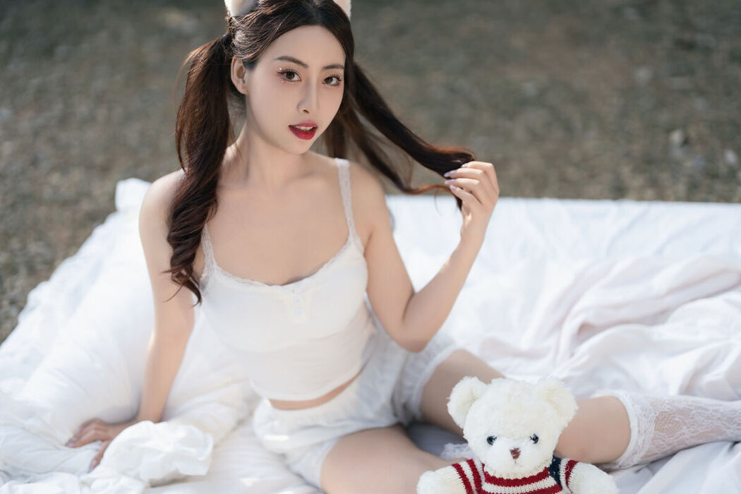 YiTuYu艺图语 Vol.8613 Yi Bao (21P)