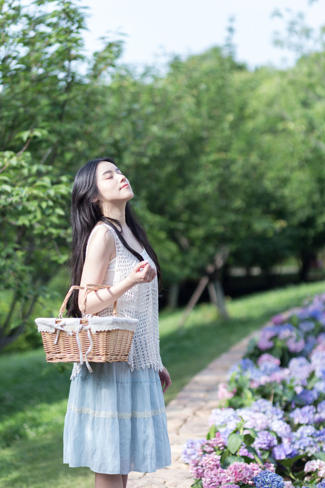 YiTuYu艺图语 Vol.8624 Jing Jing Jing (23P)