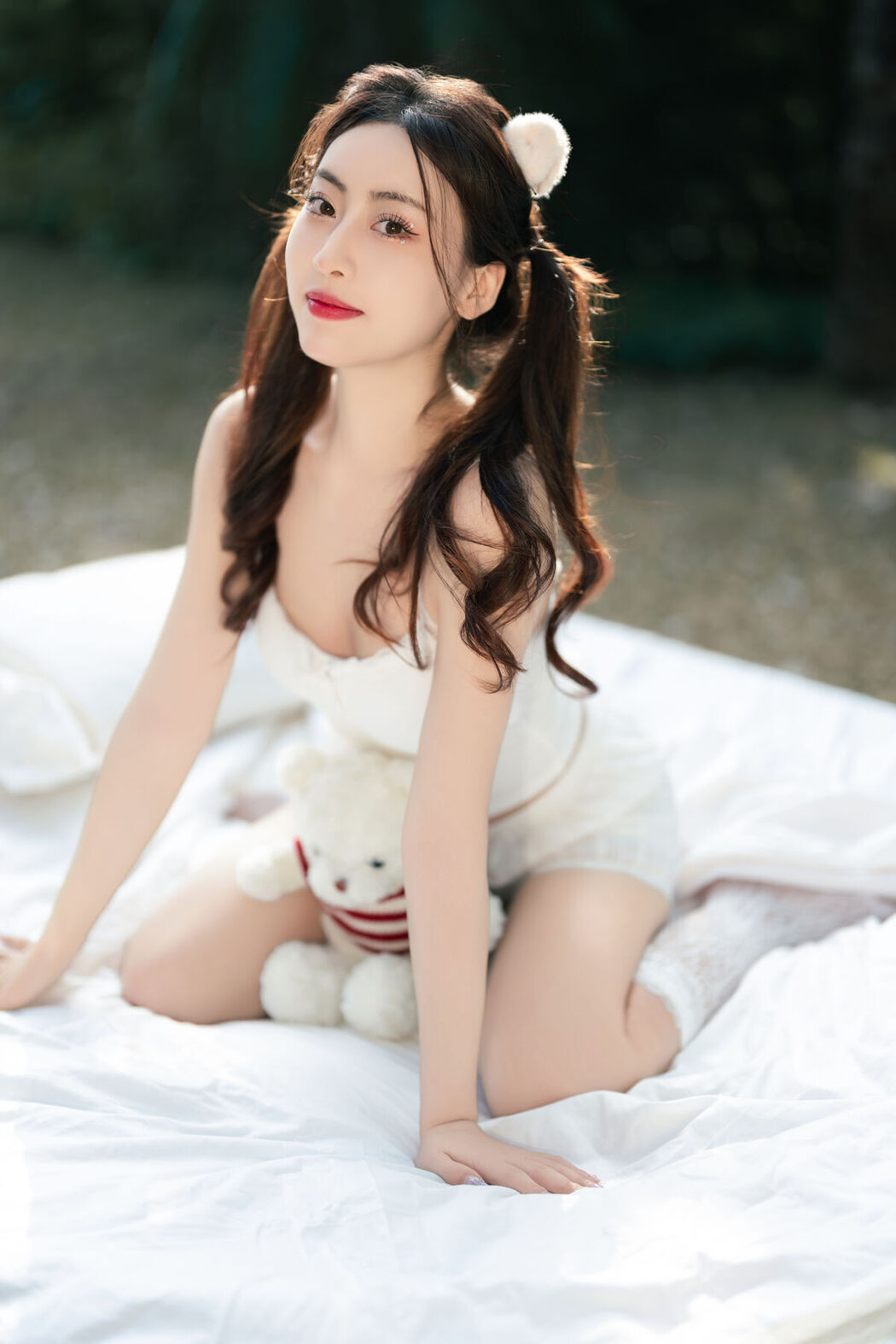 YiTuYu艺图语 Vol.8613 Yi Bao (21P)