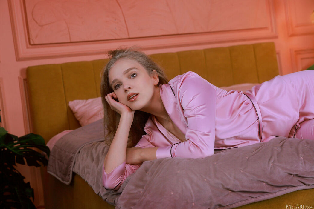 MetArt Xenia – Presenting Xenia Part01 (61P)