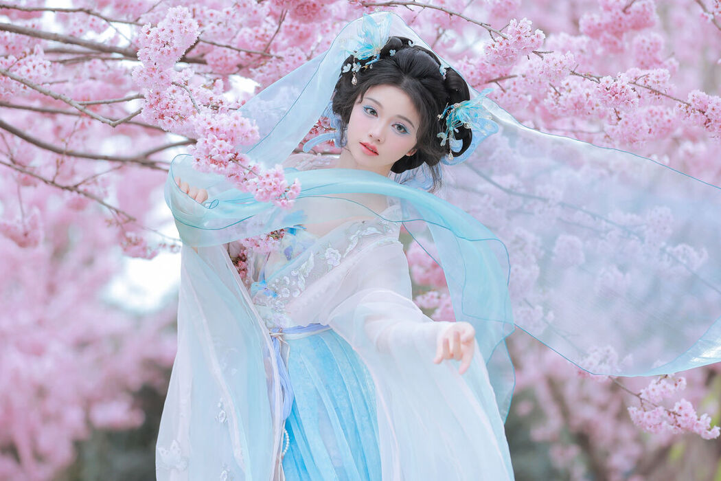 YiTuYu艺图语 Vol.8594 Shi Yuan ZZ (24P)