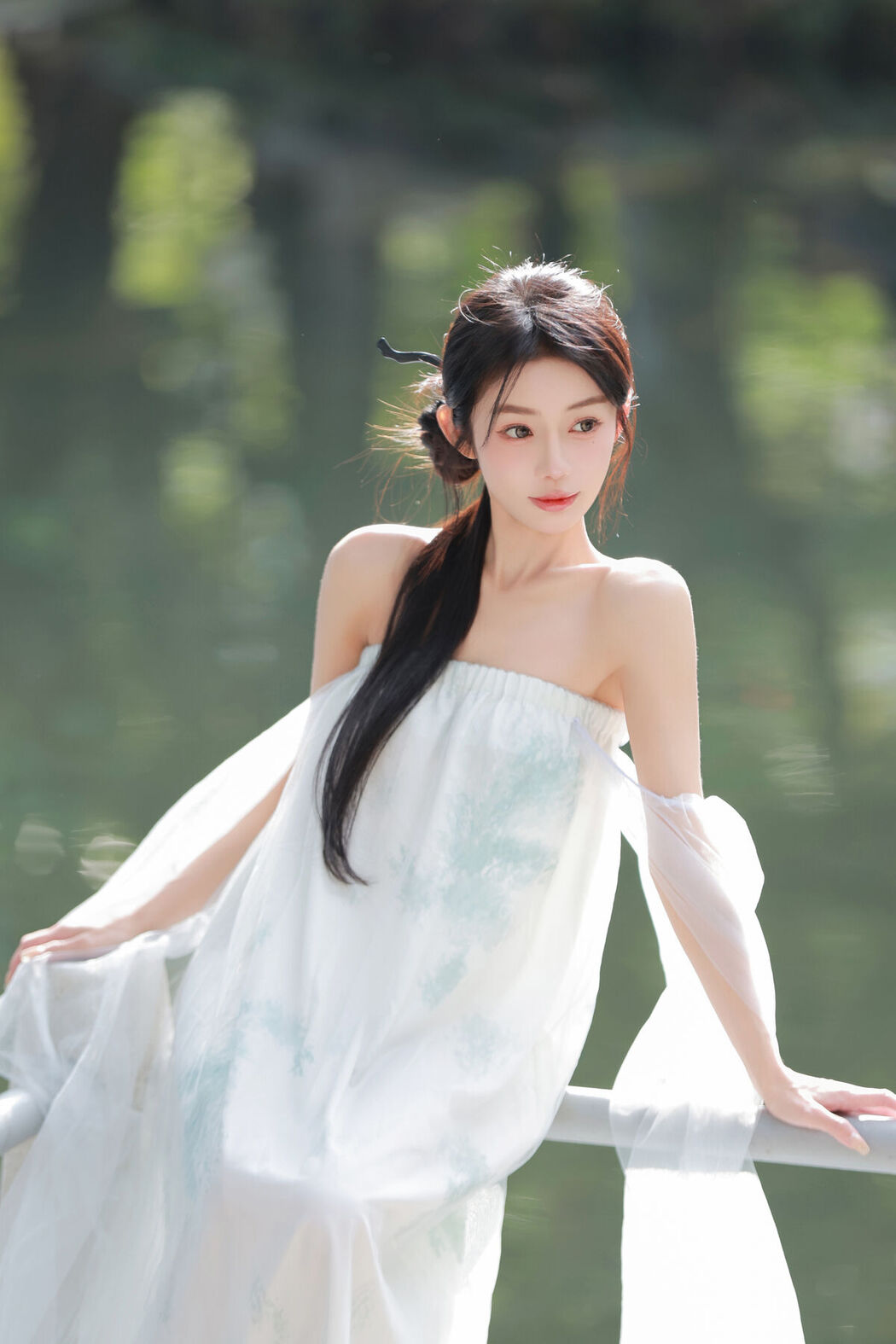 YiTuYu艺图语 Vol.8593 Yi Tong (38P)