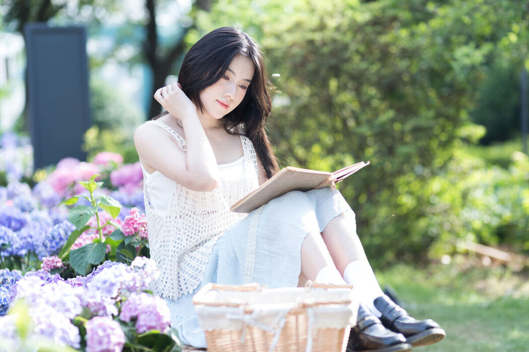 YiTuYu艺图语 Vol.8624 Jing Jing Jing (23P)