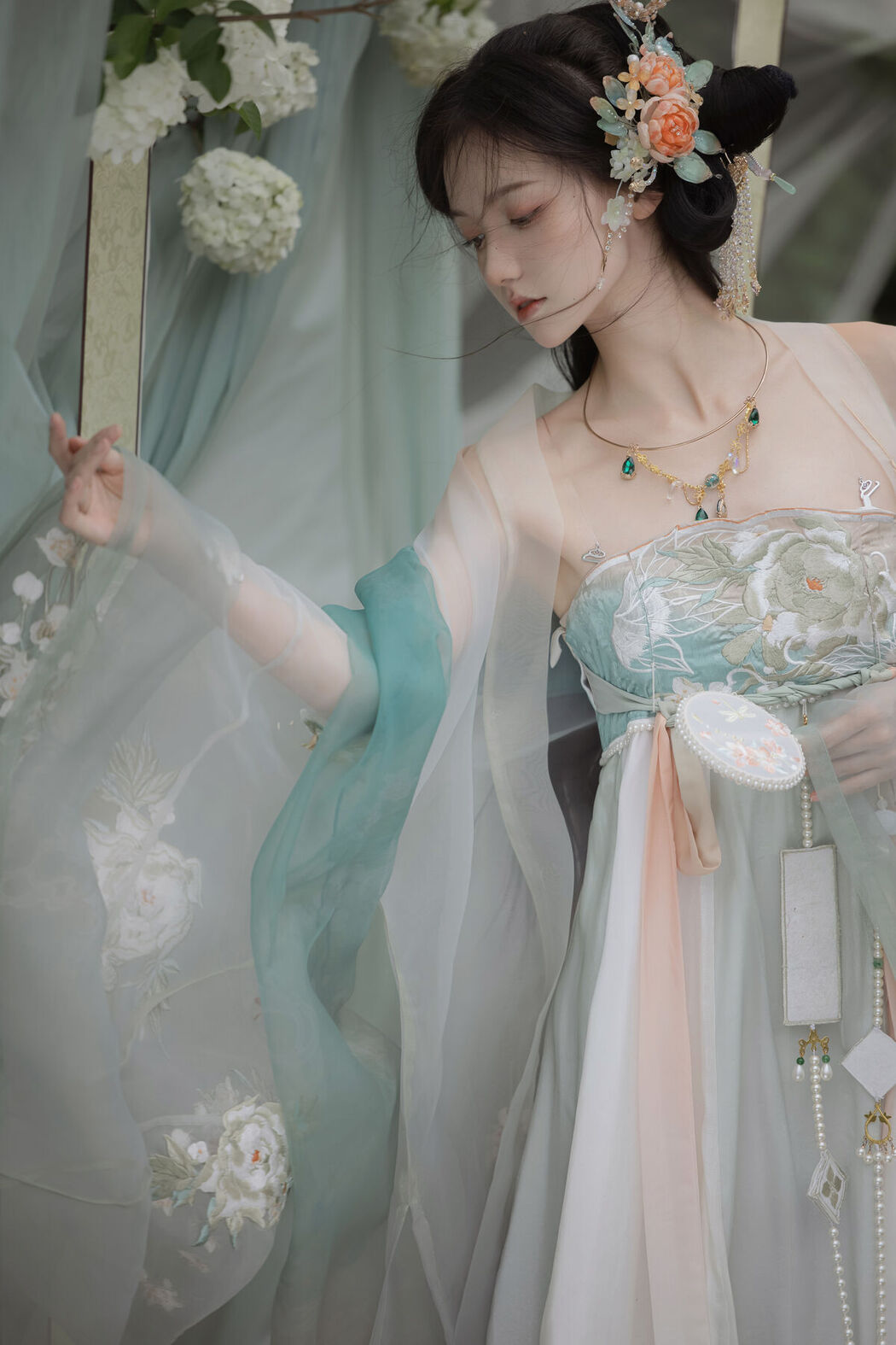 YiTuYu艺图语 Vol.8607 Bao Zou Qi Qi (18P)