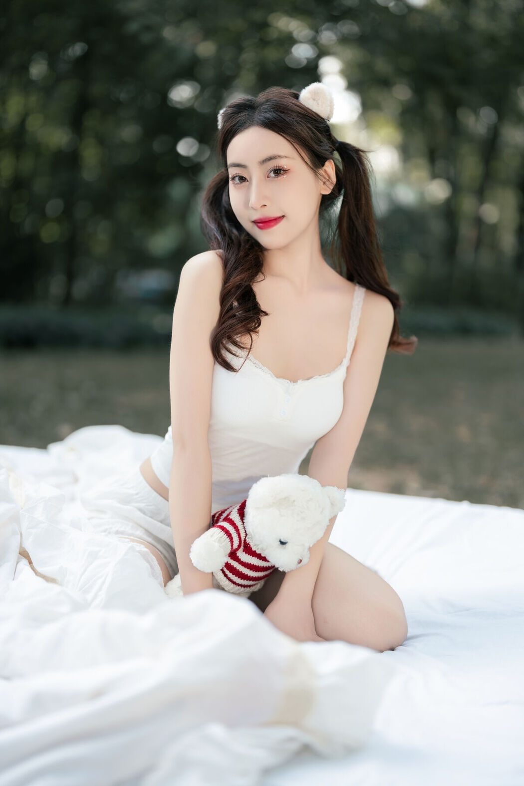 YiTuYu艺图语 Vol.8613 Yi Bao (21P)
