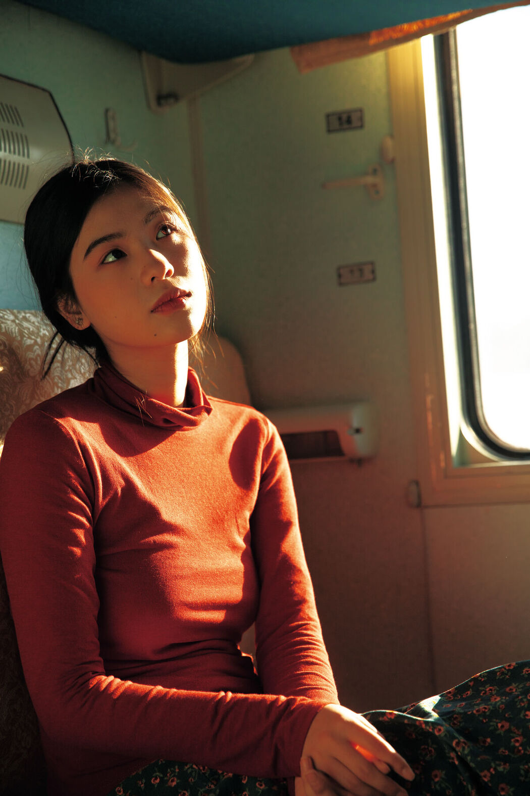 YiTuYu艺图语 Vol.8622 He Zi (38P)