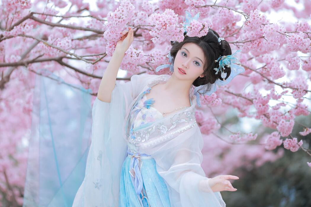 YiTuYu艺图语 Vol.8594 Shi Yuan ZZ (24P)