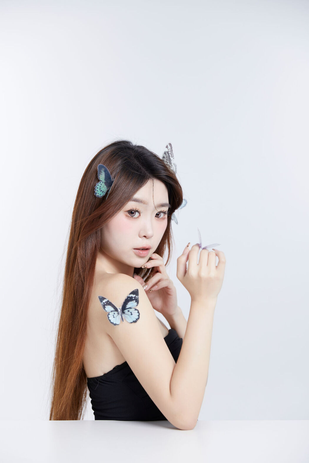 YiTuYu艺图语 Vol.8604 Carlee Shi 77 Ya (25P)