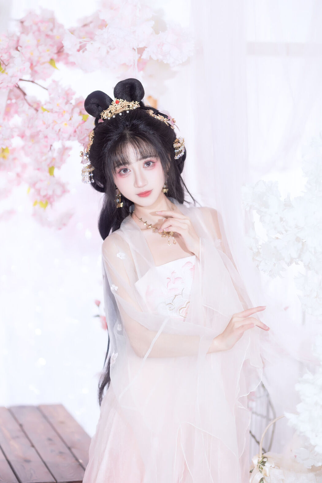 YiTuYu艺图语 Vol.8628 Qi Luo Sheng De Xiao Su Su (26P)