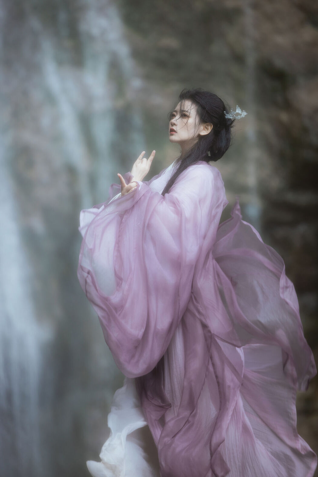 YiTuYu艺图语 Vol.8592 Lin Aki Nai (15P)