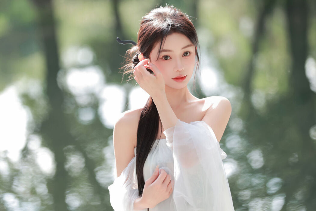 YiTuYu艺图语 Vol.8593 Yi Tong (38P)