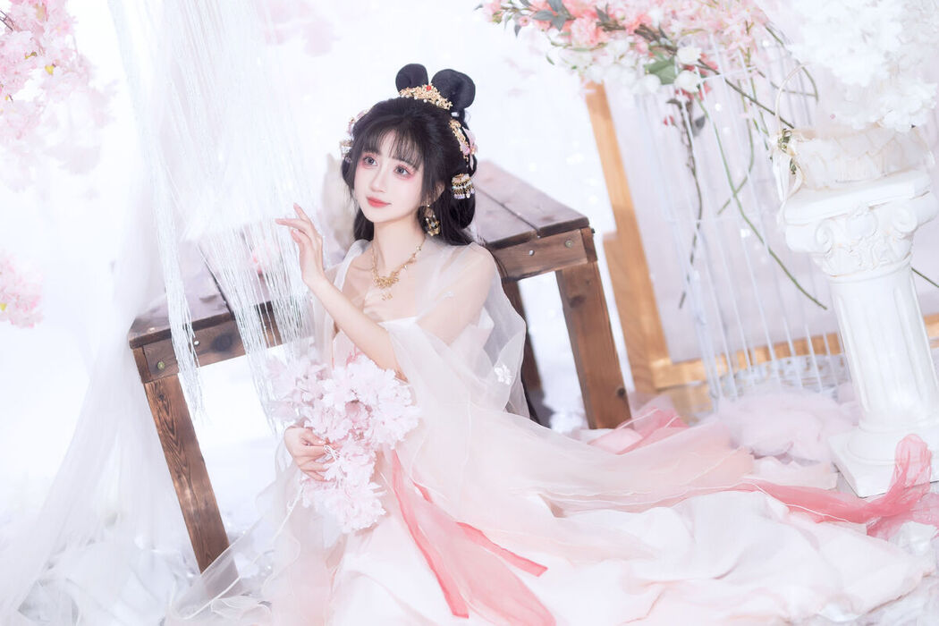 YiTuYu艺图语 Vol.8628 Qi Luo Sheng De Xiao Su Su (26P)