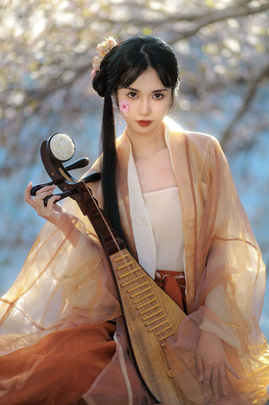 YiTuYu艺图语 Vol.8617 Jian Ying Tao Nai (32P)