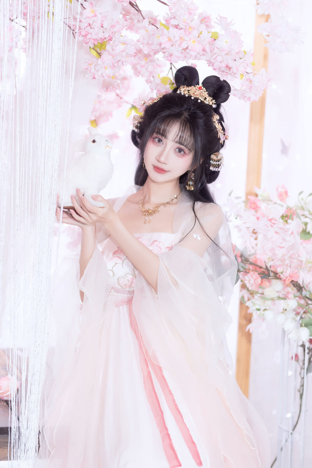 YiTuYu艺图语 Vol.8628 Qi Luo Sheng De Xiao Su Su (26P)