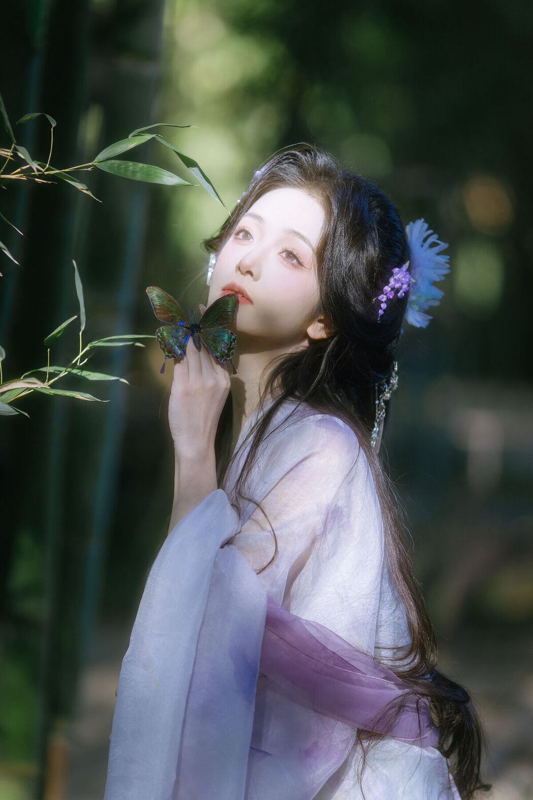 YiTuYu艺图语 Vol.8633 Chi Yan Zai Zhe Li (24P)