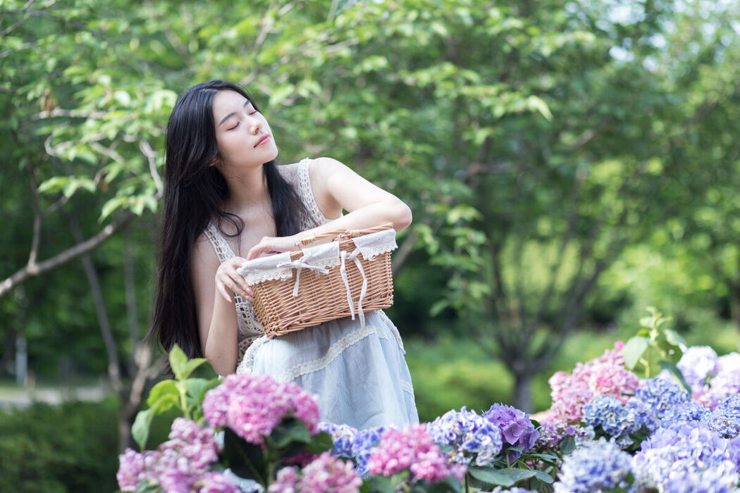 YiTuYu艺图语 Vol.8624 Jing Jing Jing (23P)