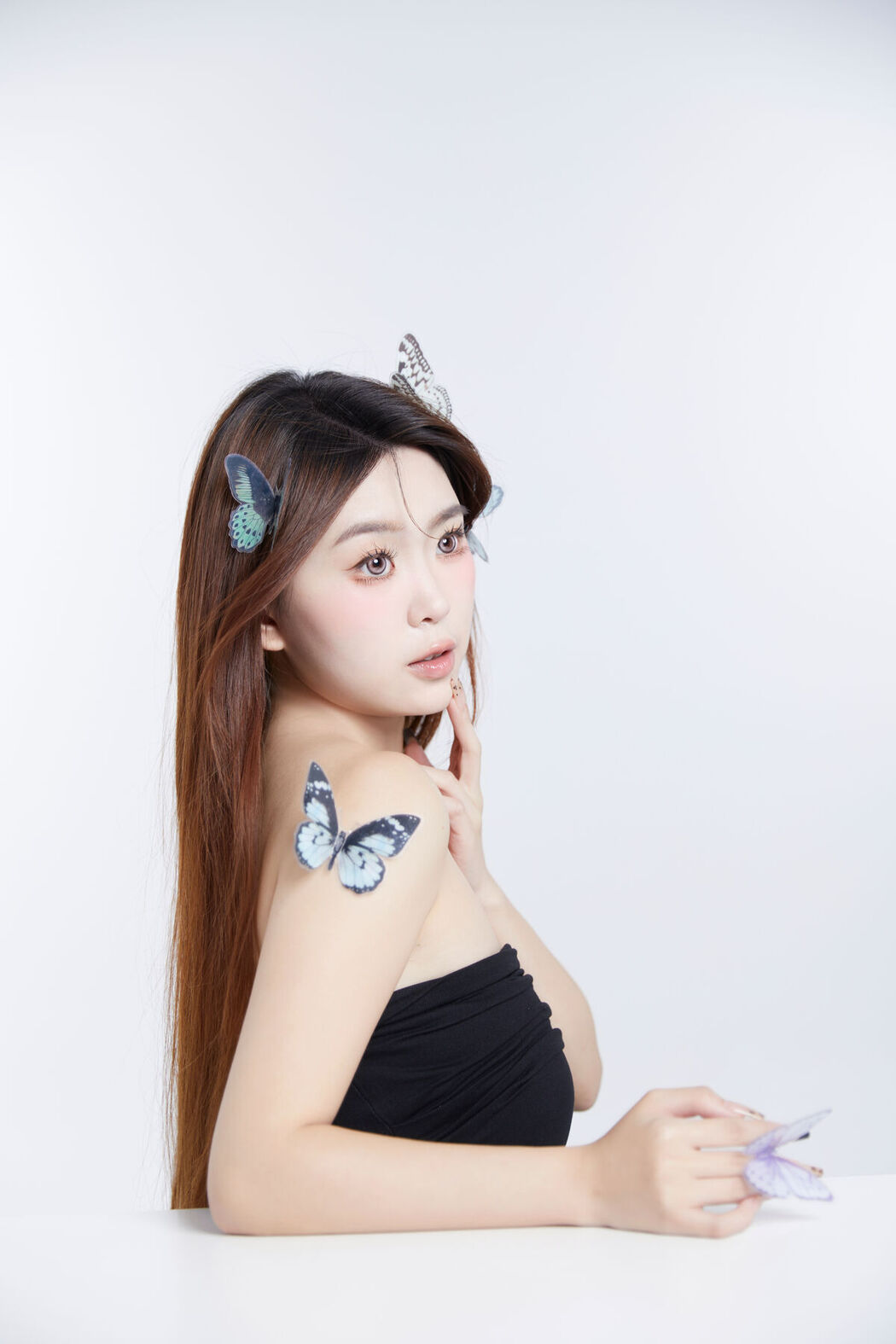 YiTuYu艺图语 Vol.8604 Carlee Shi 77 Ya (25P)