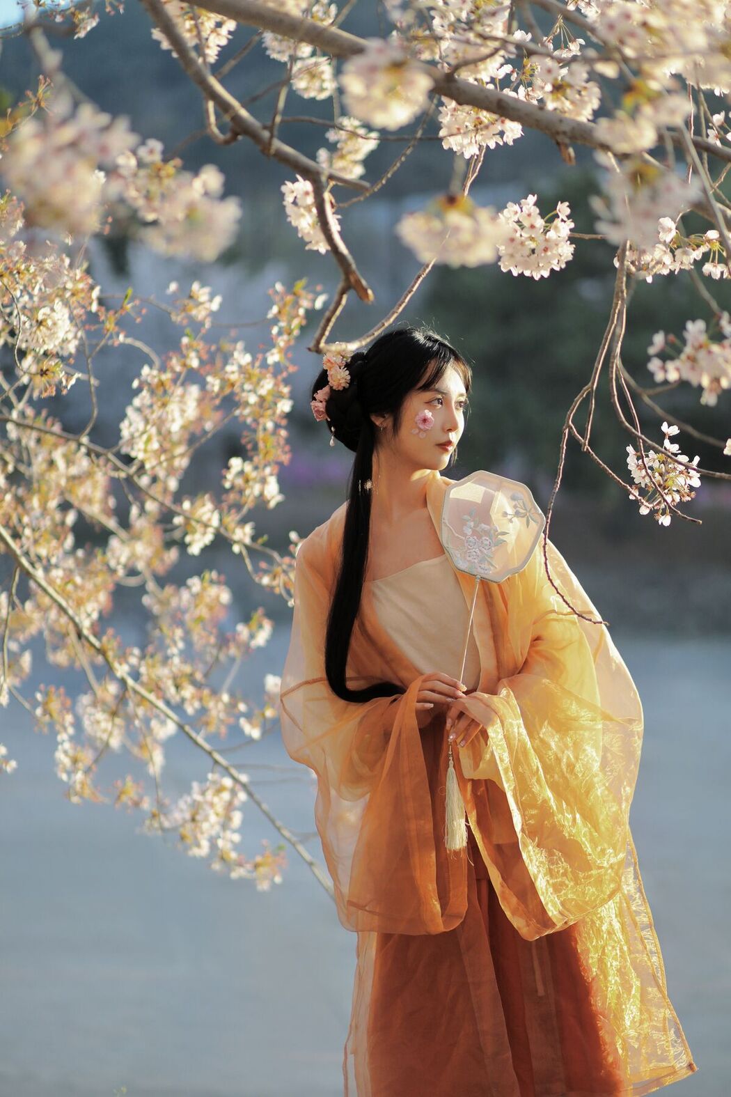 YiTuYu艺图语 Vol.8617 Jian Ying Tao Nai (32P)