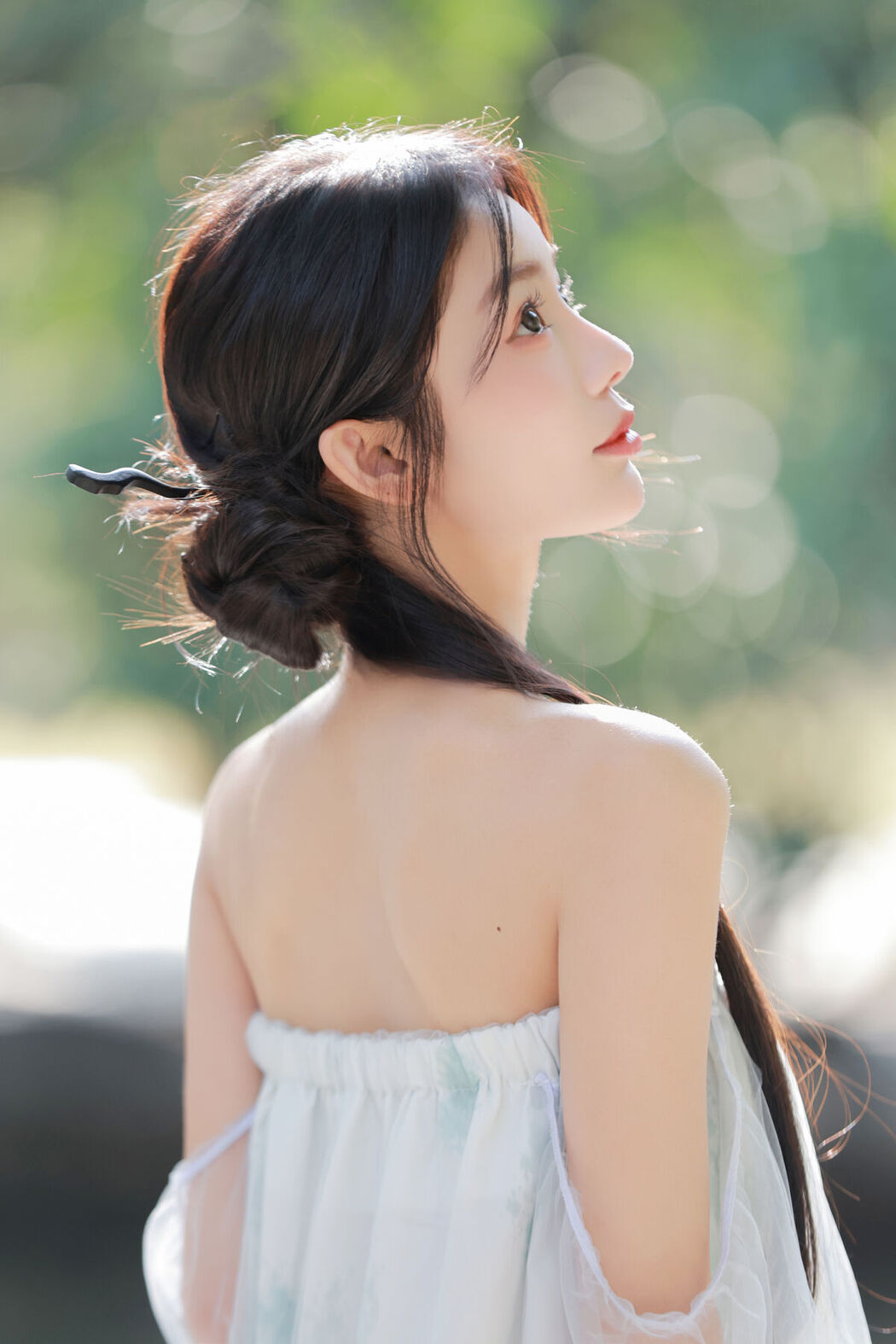 YiTuYu艺图语 Vol.8593 Yi Tong (38P)