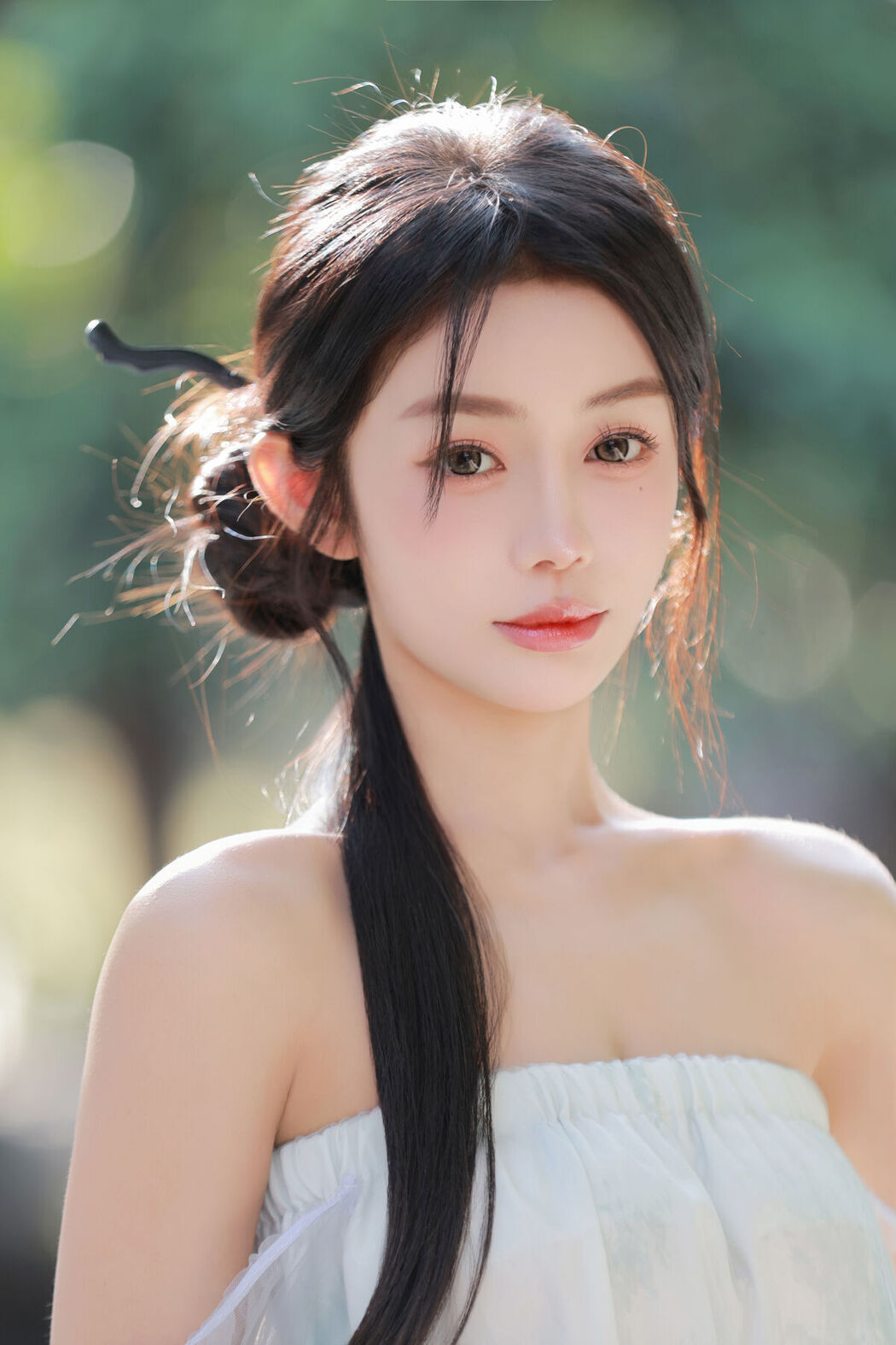 YiTuYu艺图语 Vol.8593 Yi Tong (38P)