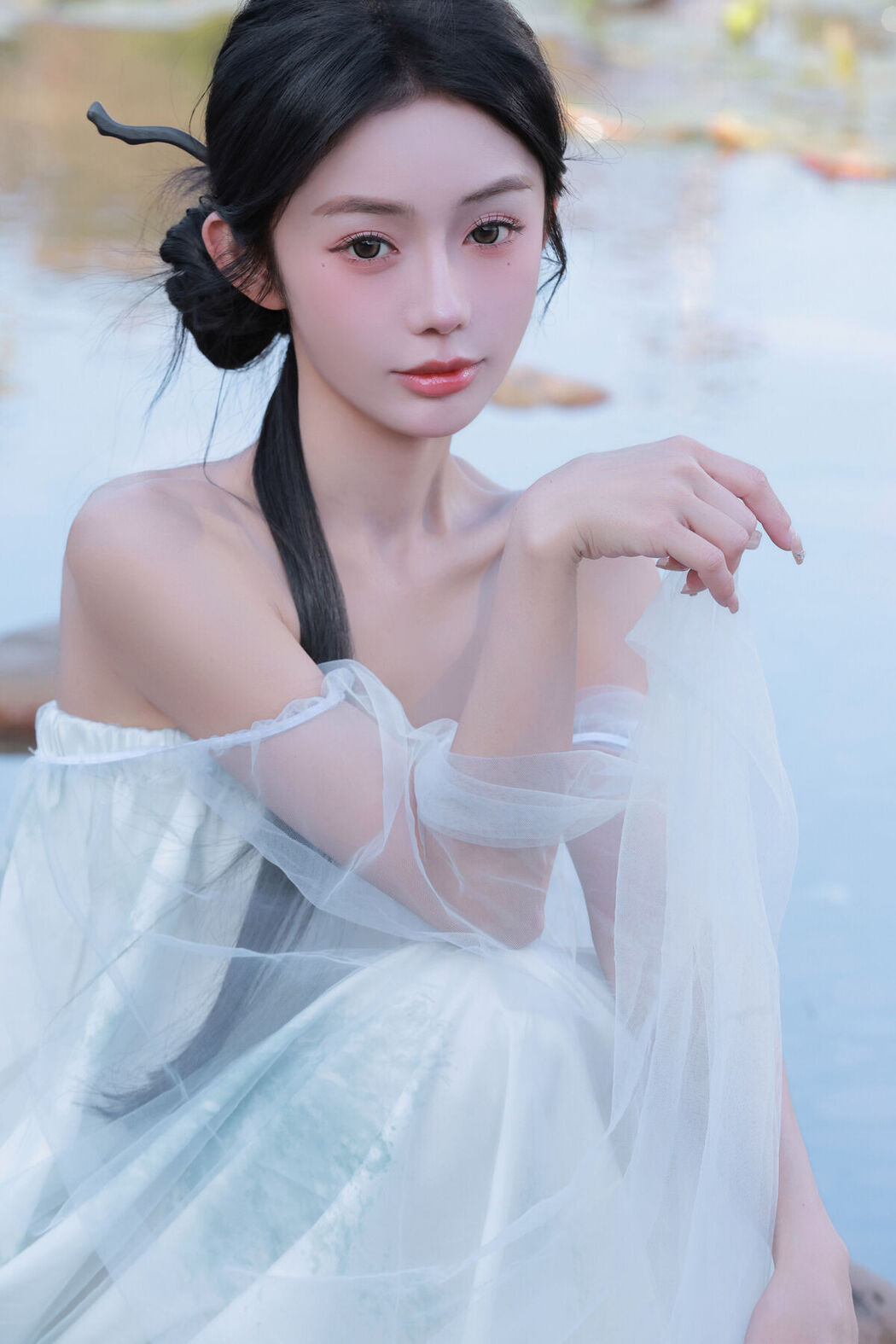 YiTuYu艺图语 Vol.8593 Yi Tong (38P)