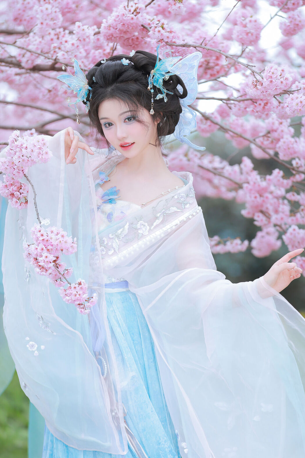 YiTuYu艺图语 Vol.8594 Shi Yuan ZZ (24P)