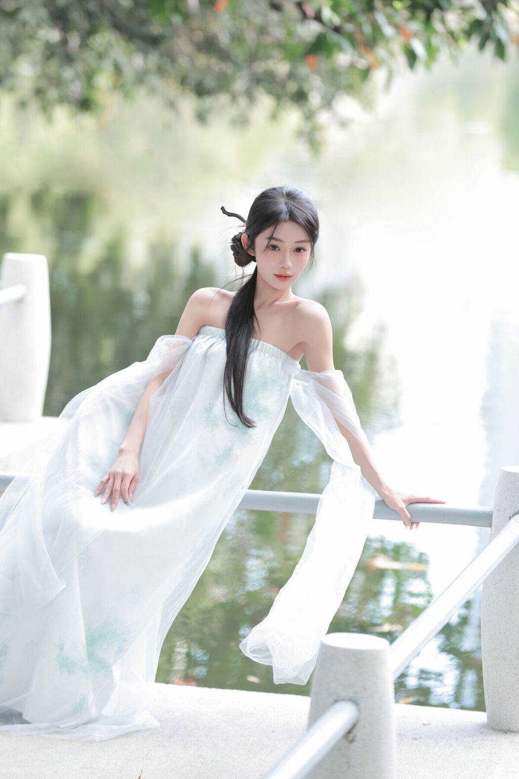 YiTuYu艺图语 Vol.8593 Yi Tong (38P)