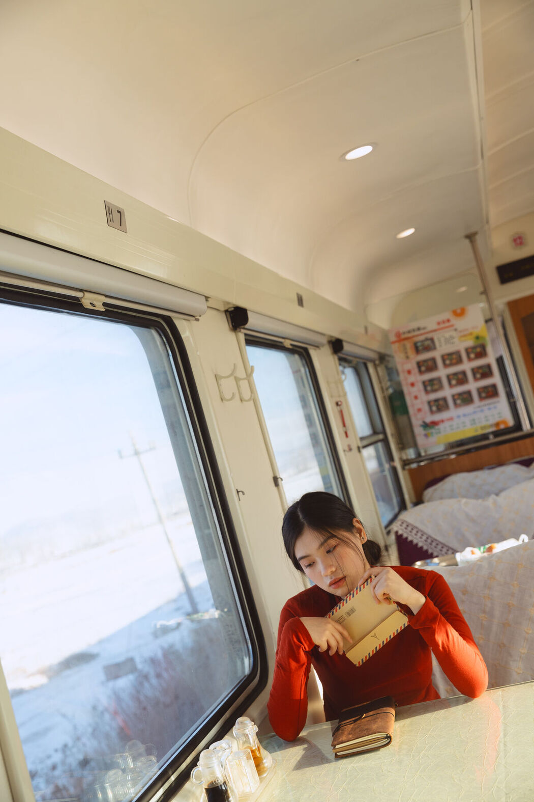 YiTuYu艺图语 Vol.8622 He Zi (38P)