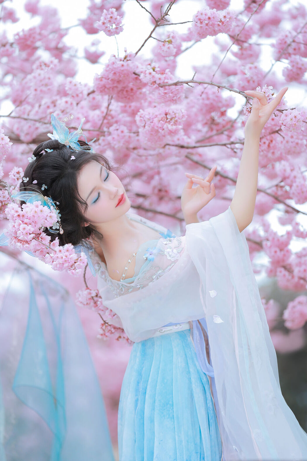 YiTuYu艺图语 Vol.8594 Shi Yuan ZZ (24P)