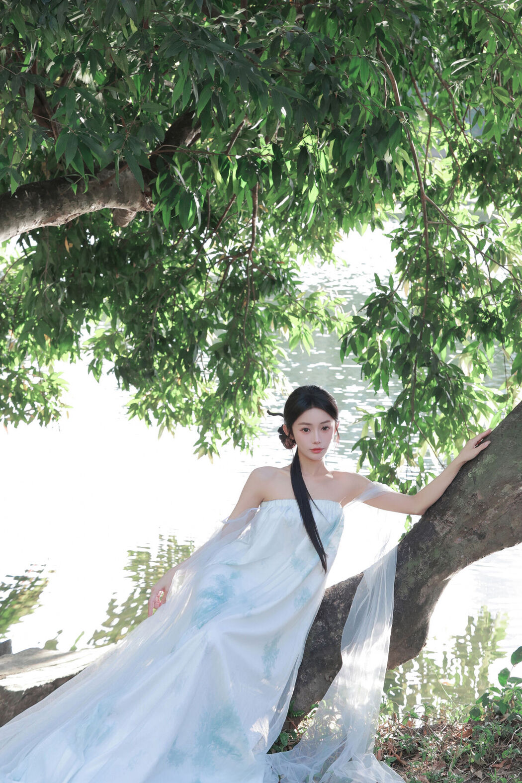 YiTuYu艺图语 Vol.8593 Yi Tong (38P)