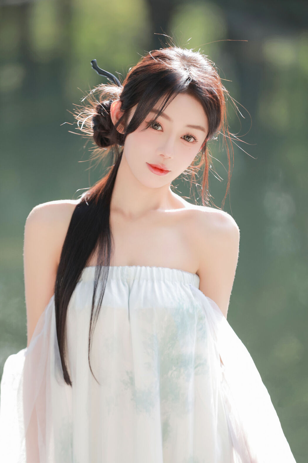 YiTuYu艺图语 Vol.8593 Yi Tong (38P)