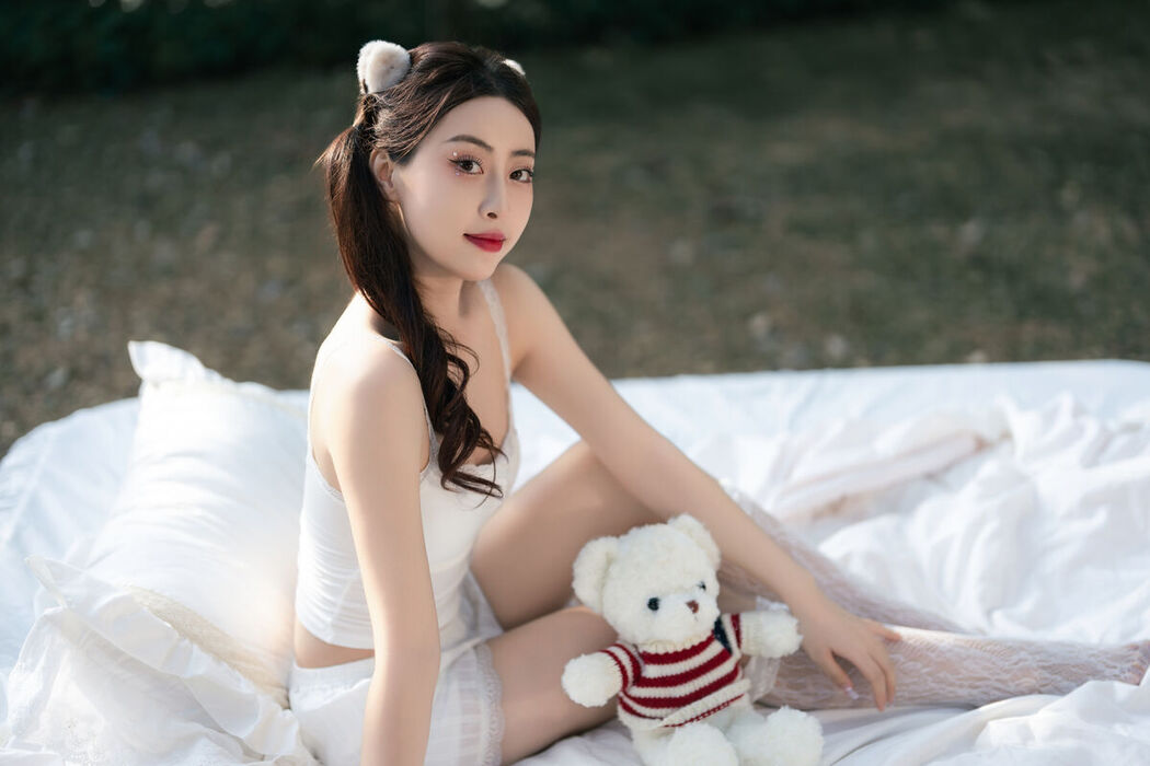 YiTuYu艺图语 Vol.8613 Yi Bao (21P)