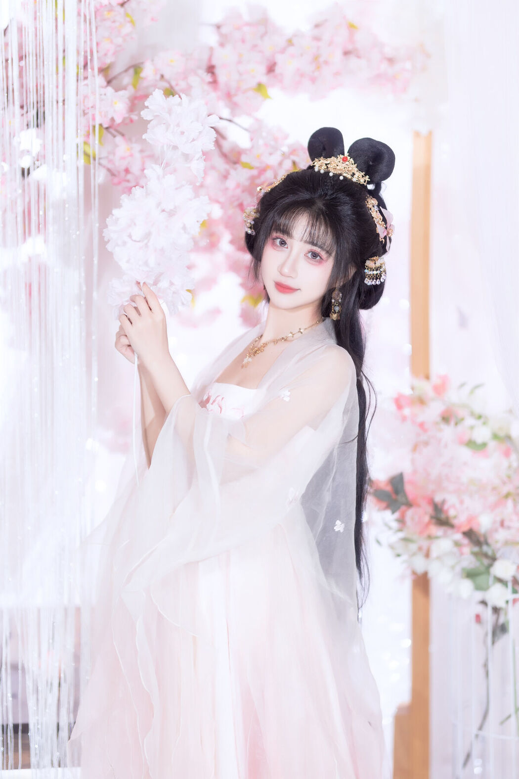 YiTuYu艺图语 Vol.8628 Qi Luo Sheng De Xiao Su Su (26P)