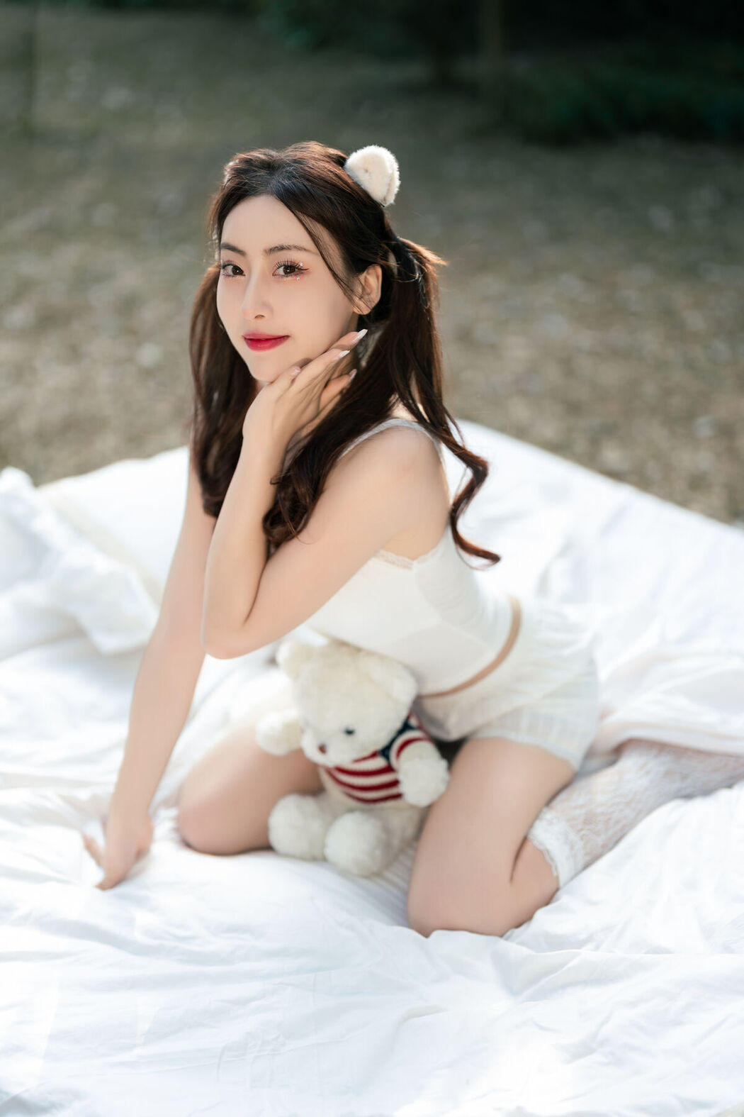 YiTuYu艺图语 Vol.8613 Yi Bao (21P)