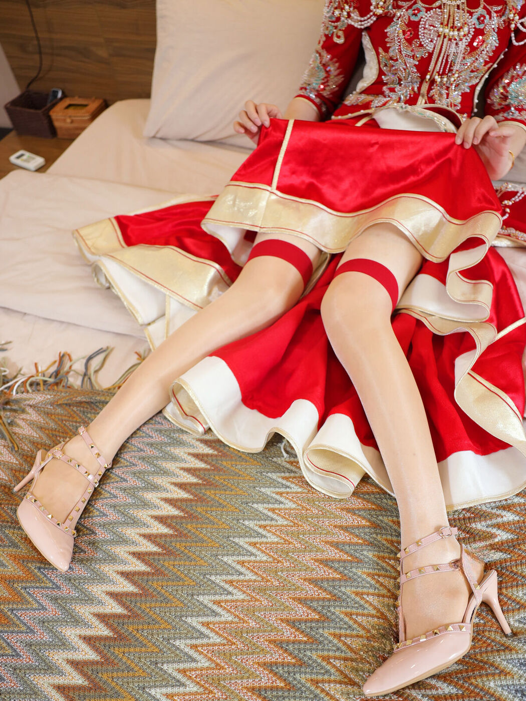 XiuRen秀人网 Uncensored Li Shuang Er 梨霜儿 – R18 秀人网模特 秀禾服 Part01 (58P)