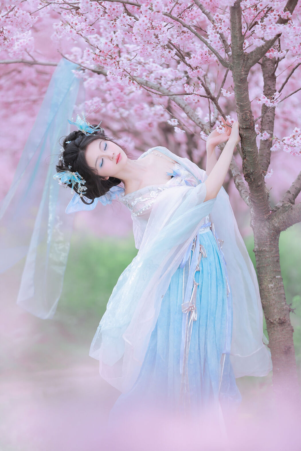 YiTuYu艺图语 Vol.8594 Shi Yuan ZZ (24P)