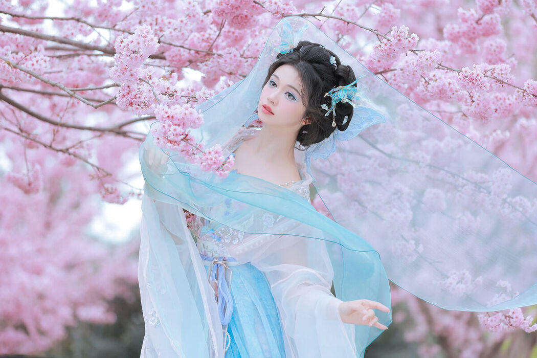 YiTuYu艺图语 Vol.8594 Shi Yuan ZZ (24P)