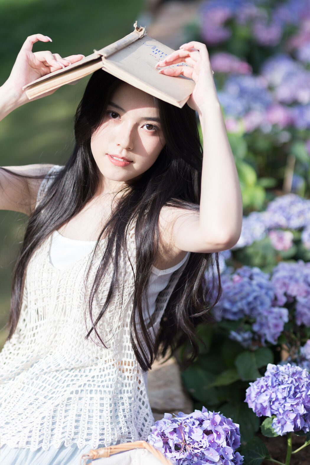 YiTuYu艺图语 Vol.8624 Jing Jing Jing (23P)