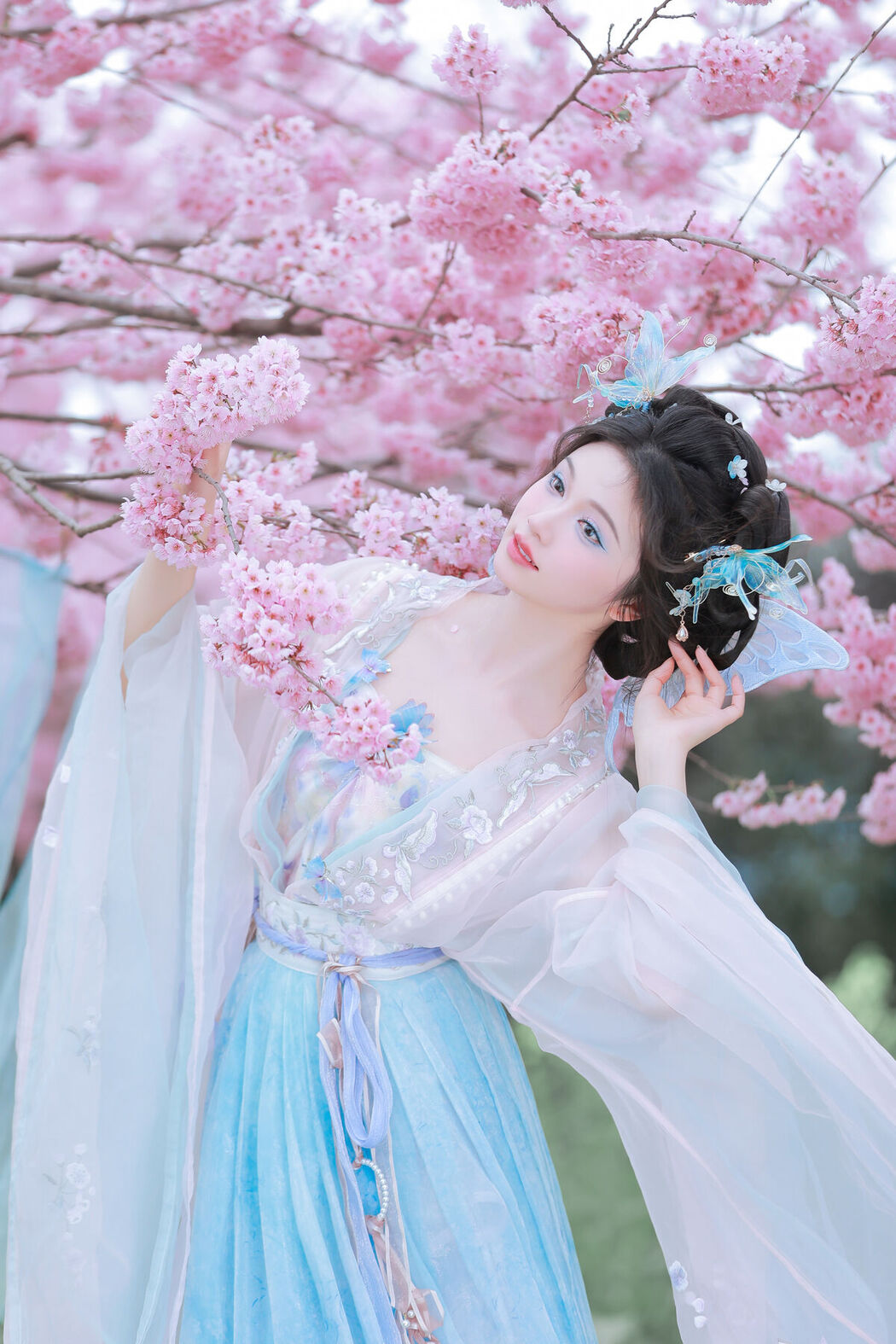 YiTuYu艺图语 Vol.8594 Shi Yuan ZZ (24P)