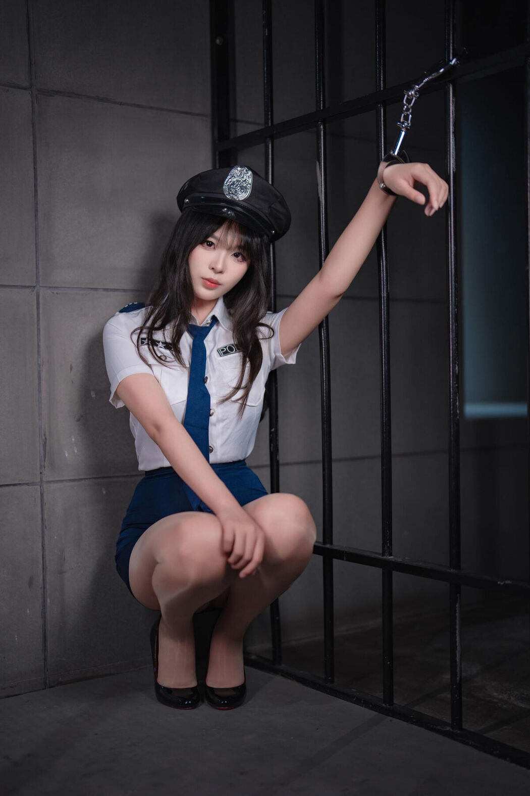 Coser@轩萧学姐 – 女警官 Part02 (58P)