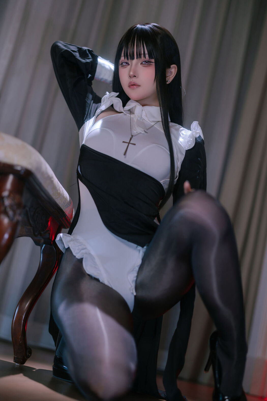 Coser@屿鱼 – 黑丝修女 (41P)