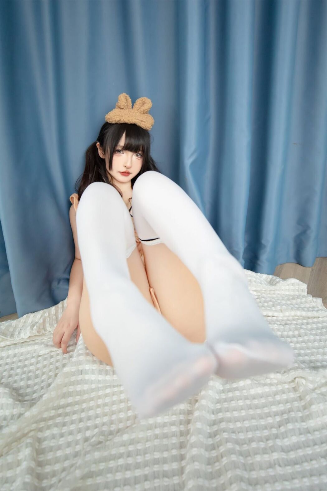 Coser@神楽坂真冬 – 白丝小熊 (76P – 2V)