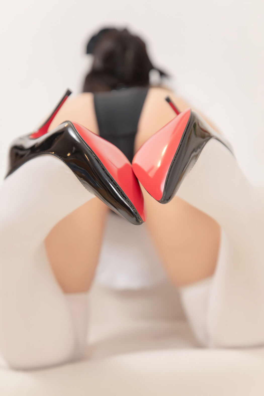 Coser@神楽坂真冬 – 巨乳女仆 (76P – 2V)