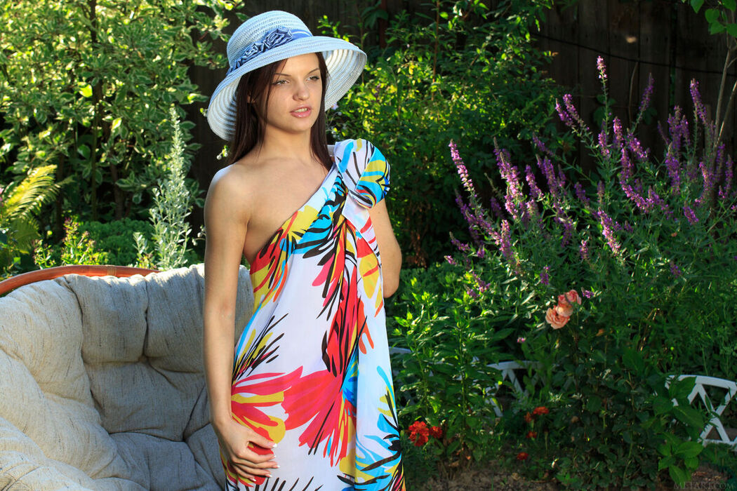 MetArt Vikki Mauri – Estonte Part01 (60P)